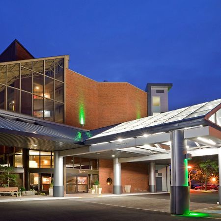 Holiday Inn Oakville Centre By Ihg Exterior photo