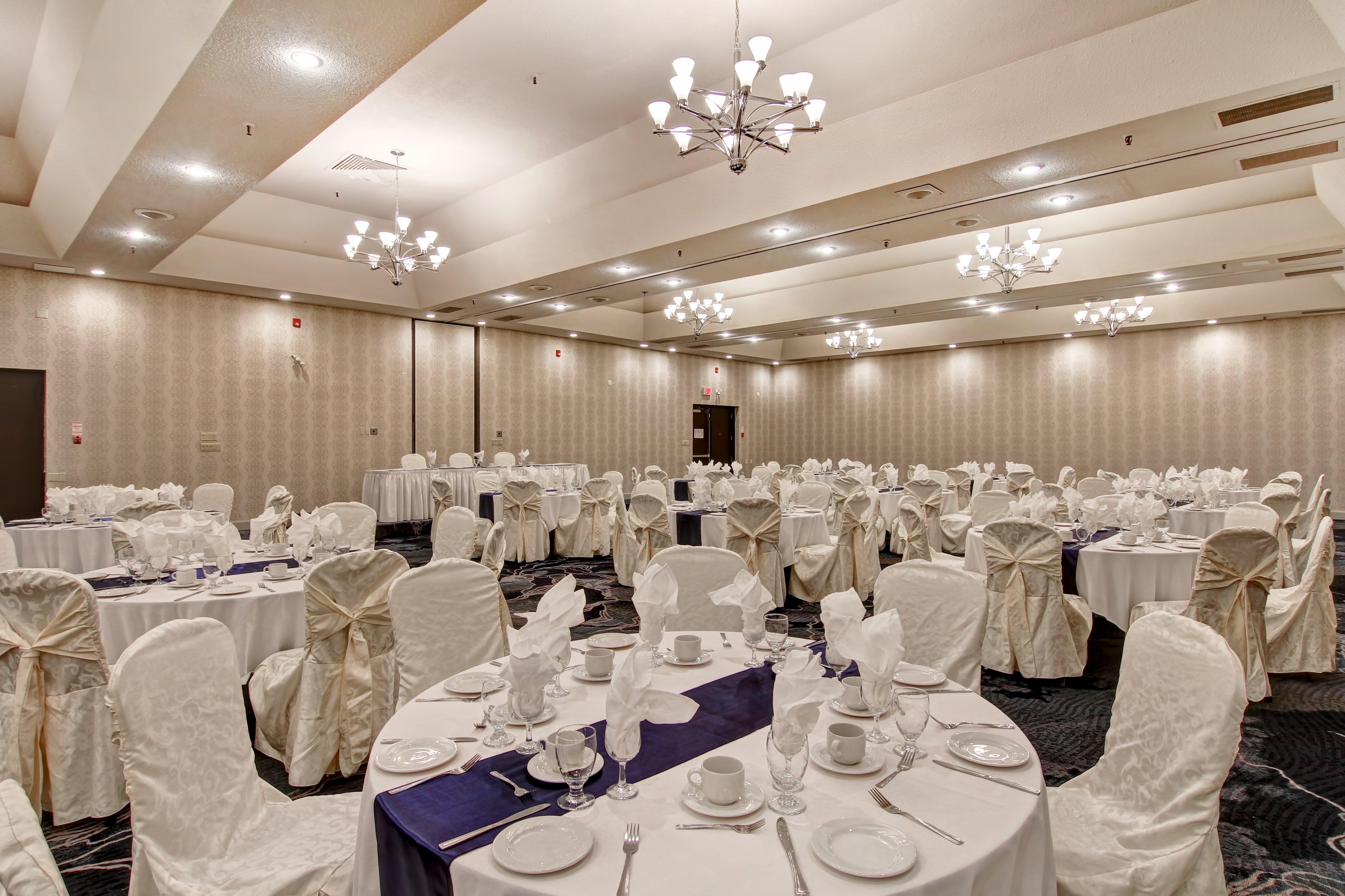 Holiday Inn Oakville Centre By Ihg Exterior photo