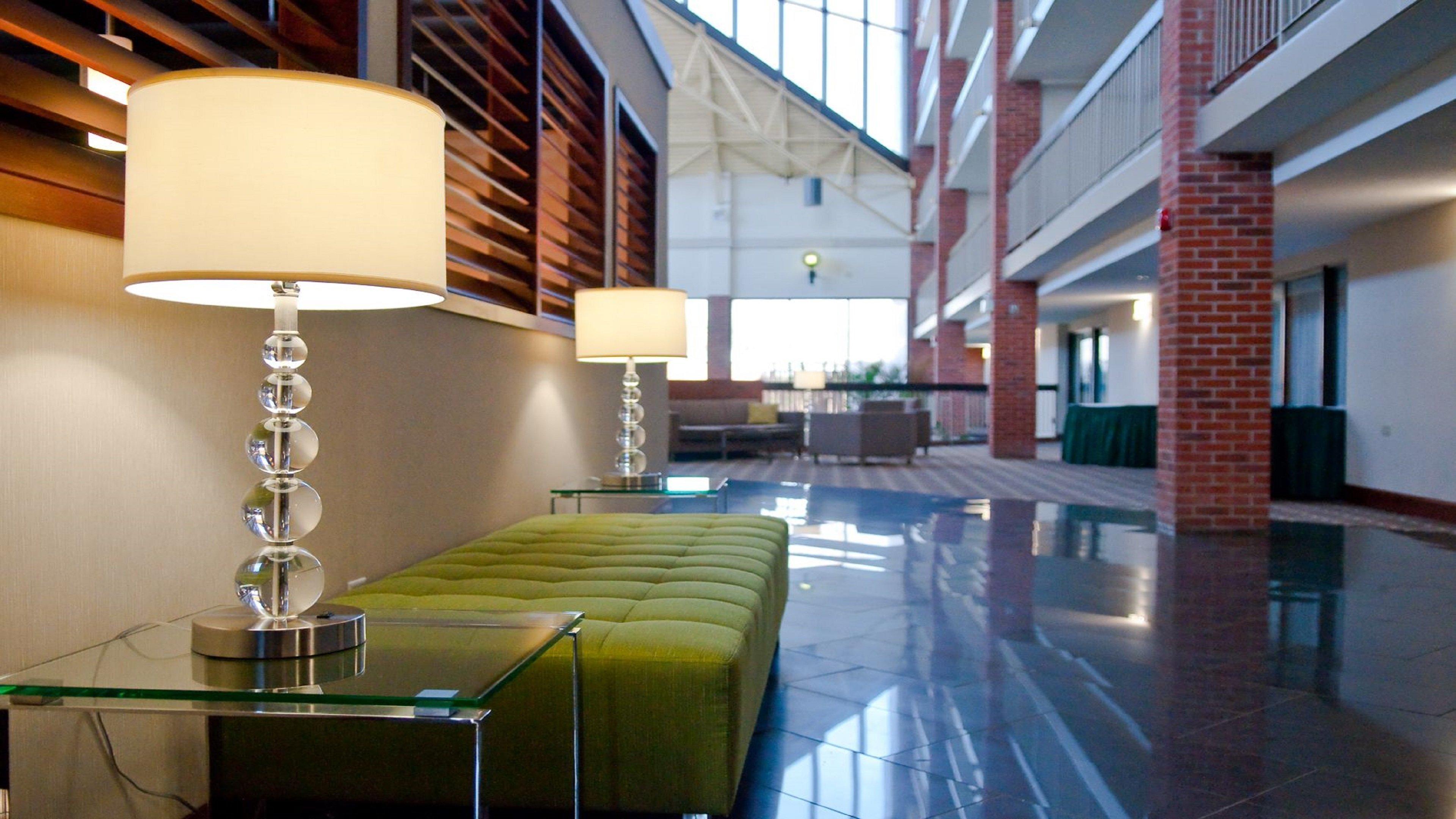 Holiday Inn Oakville Centre By Ihg Exterior photo