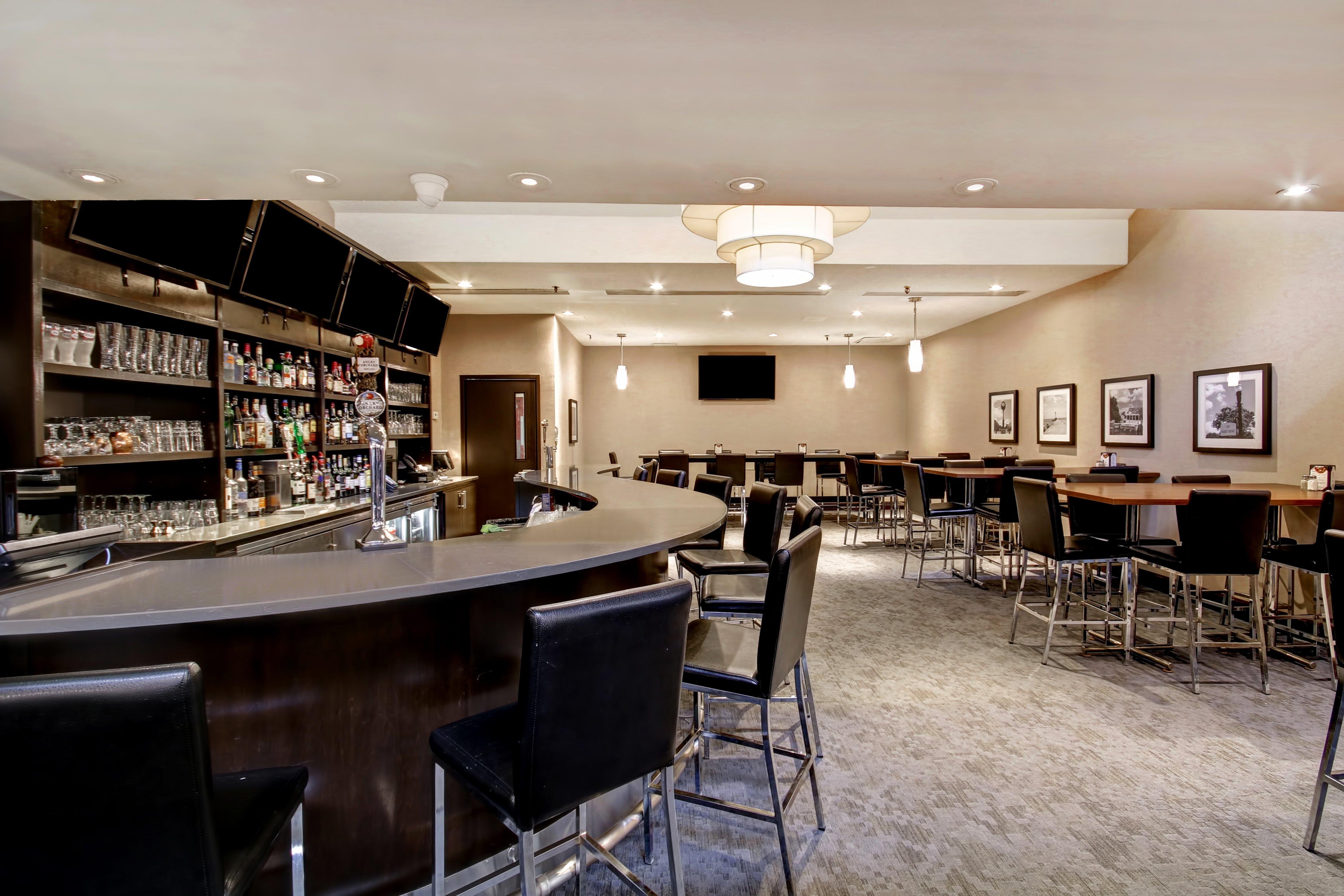 Holiday Inn Oakville Centre By Ihg Exterior photo