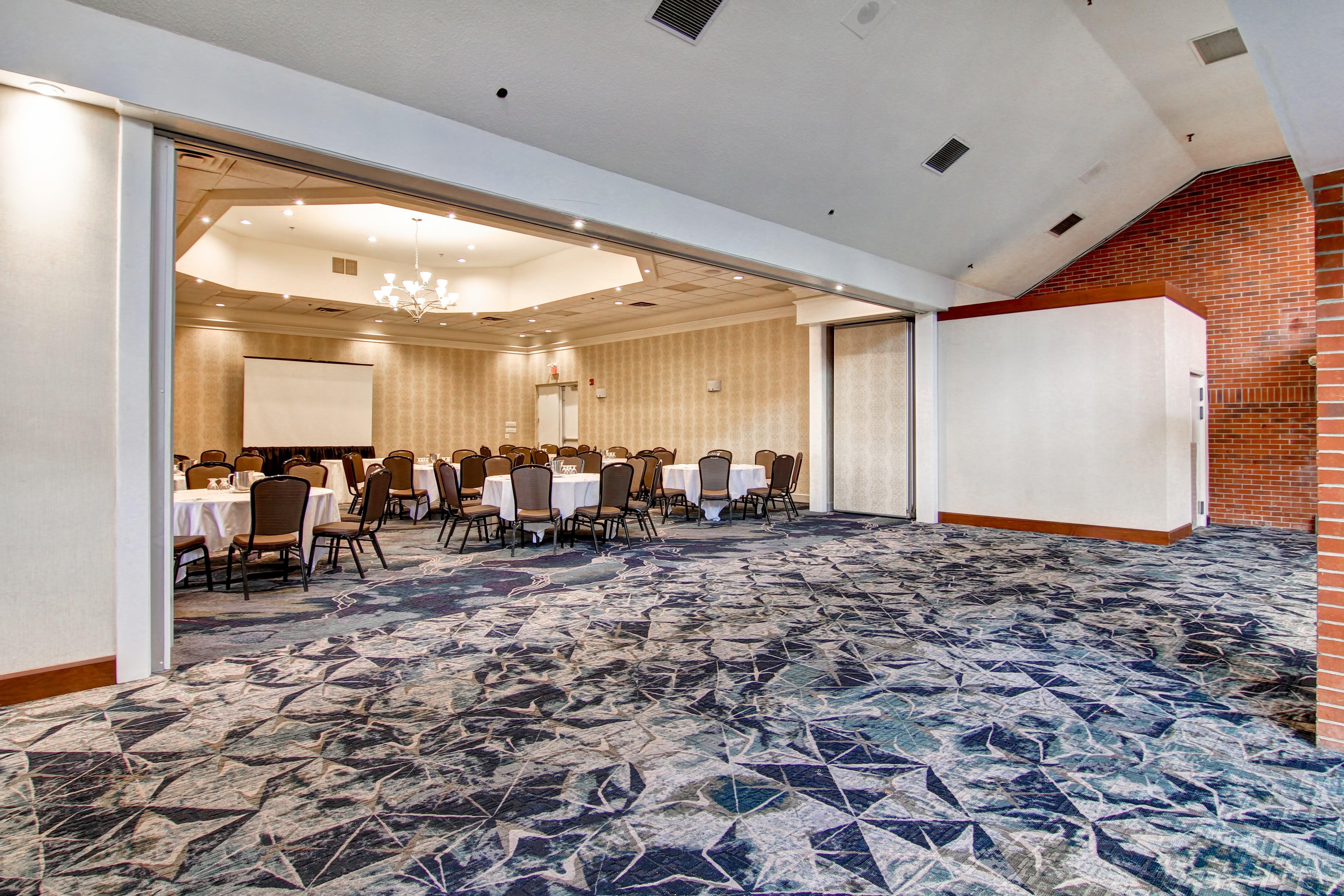 Holiday Inn Oakville Centre By Ihg Exterior photo