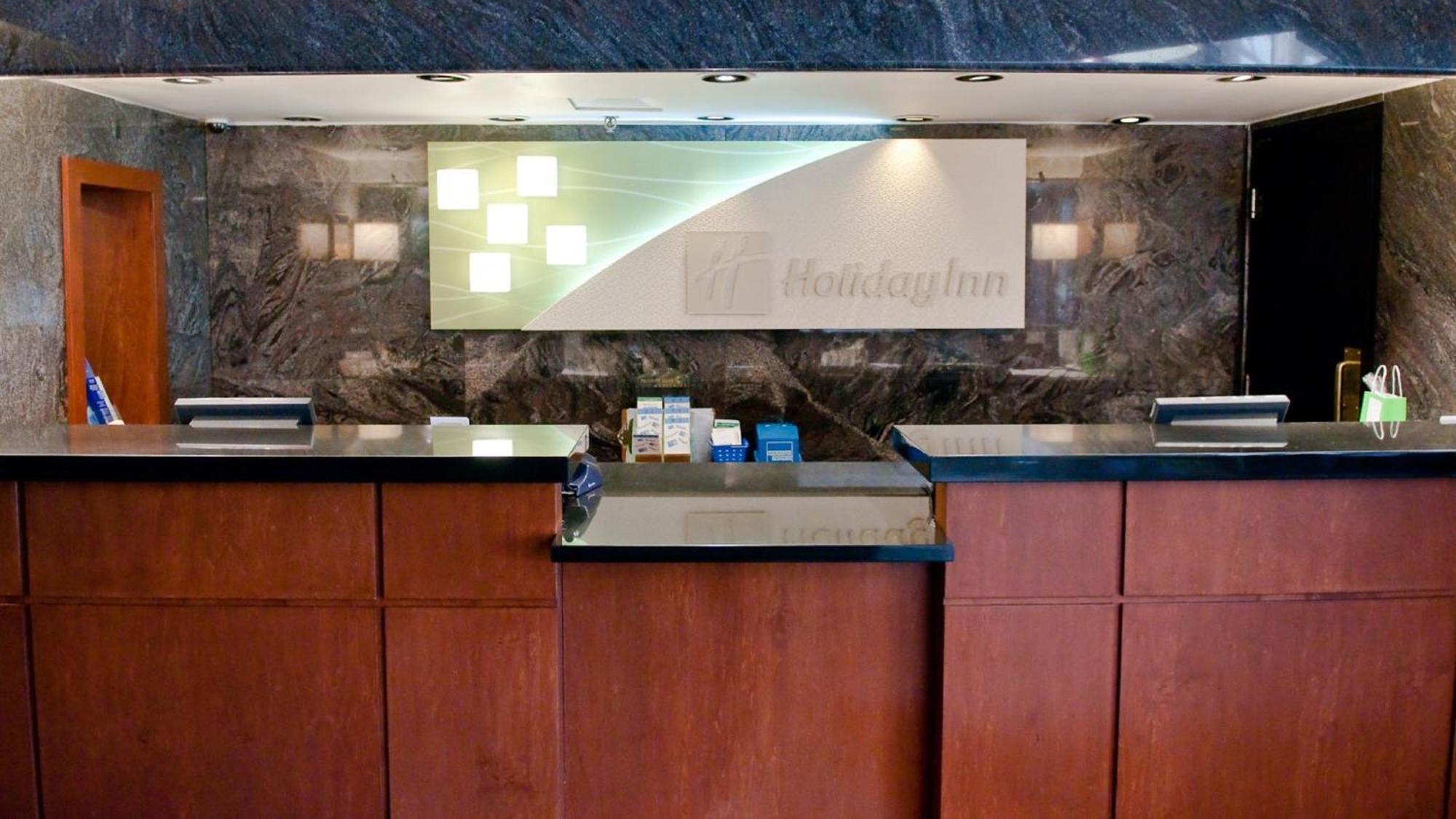 Holiday Inn Oakville Centre By Ihg Exterior photo